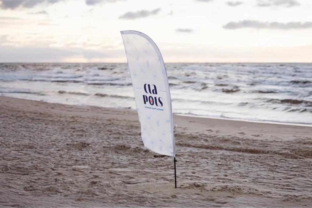 lunea studio projet clapots mockup drapeau logo plage
